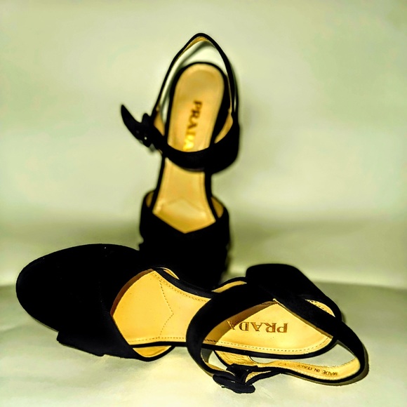 Prada Women shoes - Picture 1 of 4